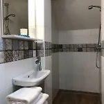 White Crow House Хевиз