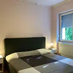 Апартаменты White Crow House