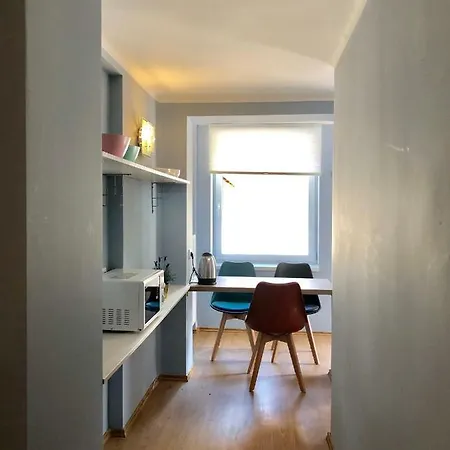 Apartment White Crow House