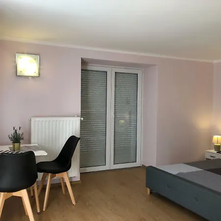 아파트 White Crow House *