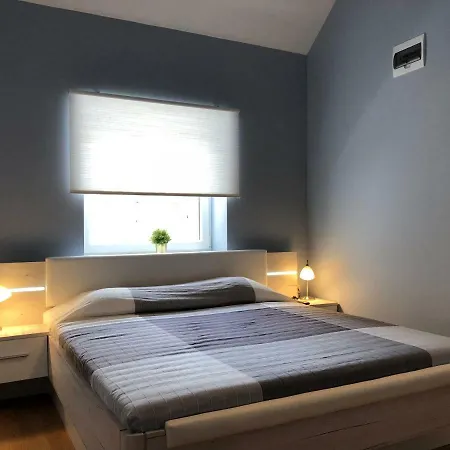 Apartment White Crow House *