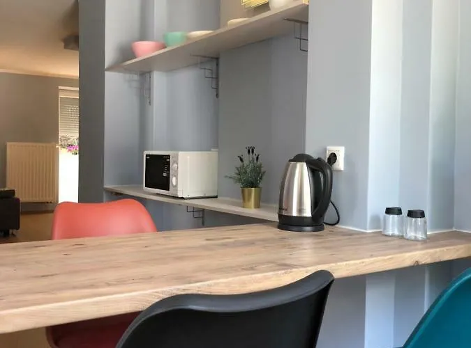 White Crow House 아파트 *